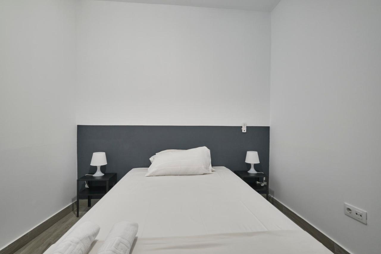 Nunez De Arce Habitaciones Madrid Bagian luar foto