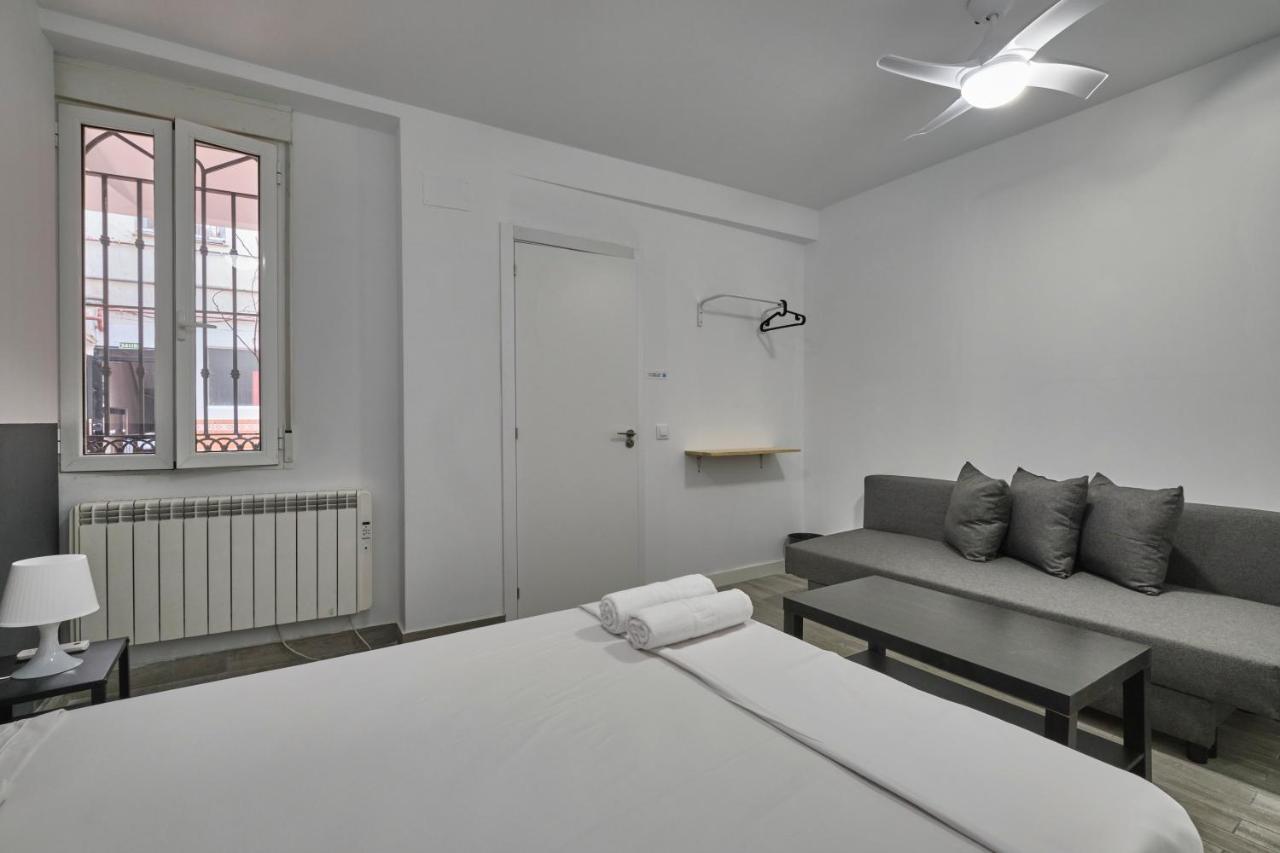 Nunez De Arce Habitaciones Madrid Bagian luar foto